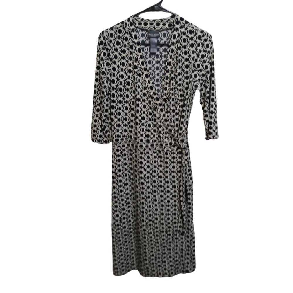 Bisou Bisou Women's Black and White Dress - Elegant and Versatile,